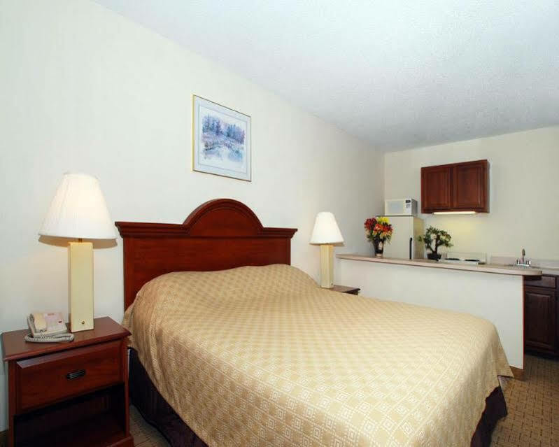 Econo Lodge Inn & Suites Lugoff Exteriör bild